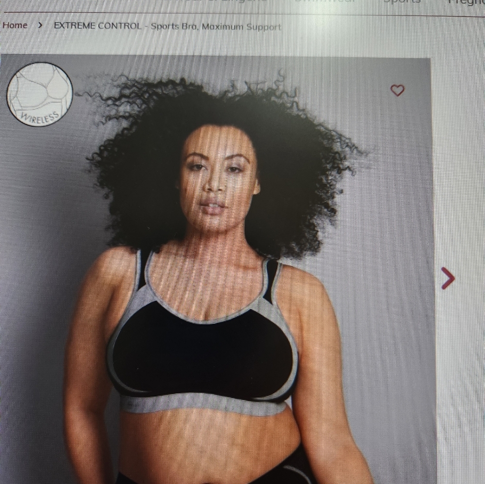 Extreme Control Sports Bra in Black and Gray - Picture 2 of 3